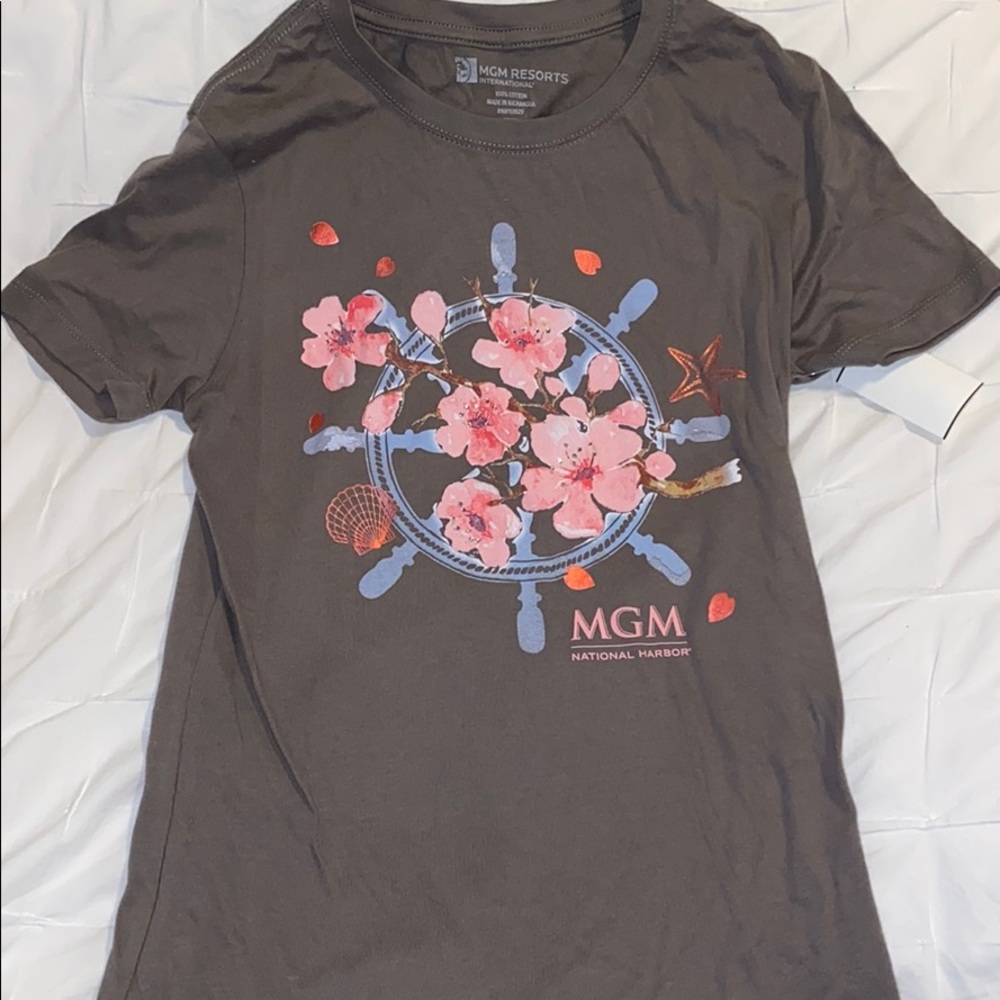 NWT MGM National Harbor tee shirt